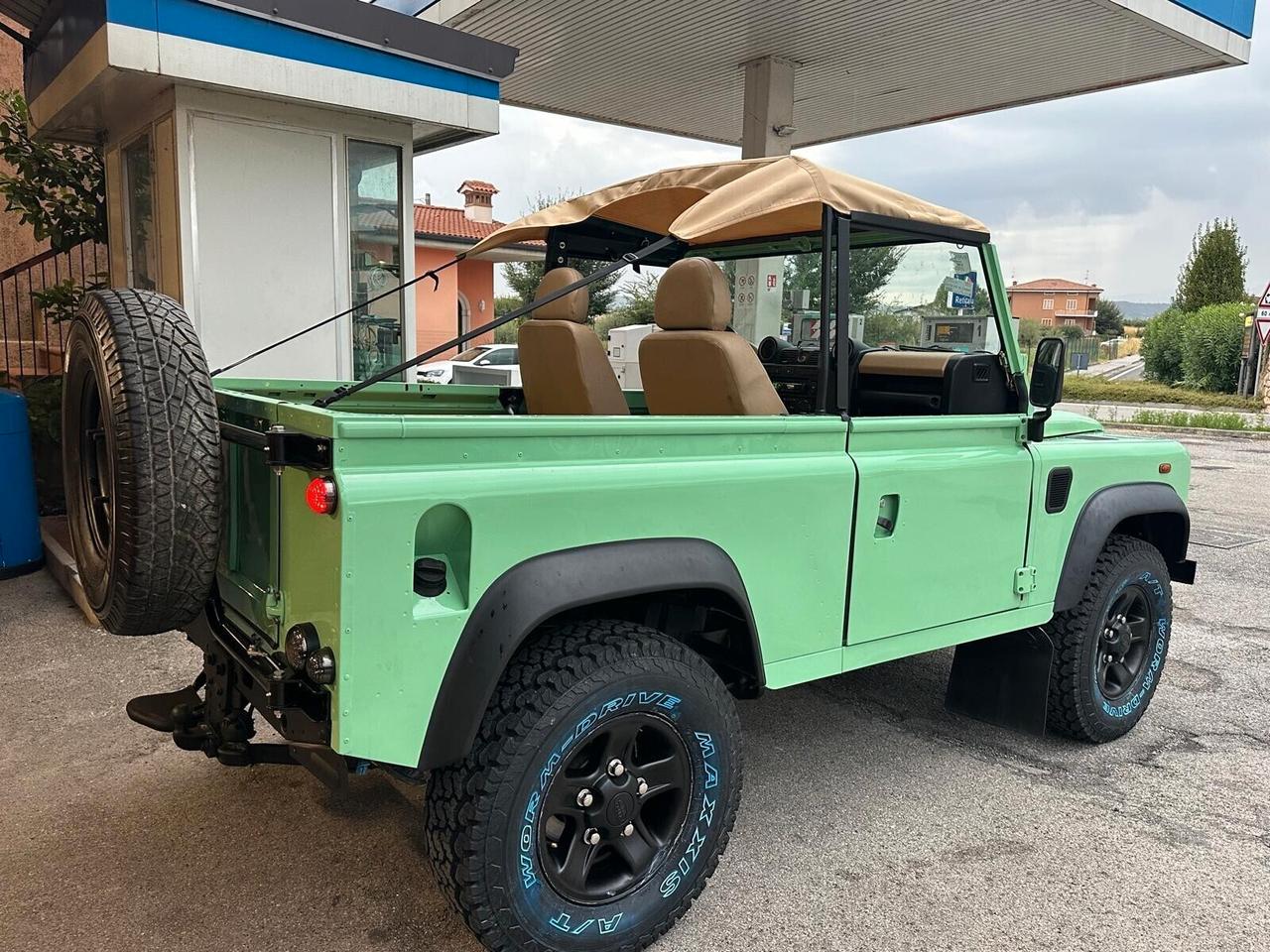 Land Rover Defender 90 2.2 TD4 Soft top E N1