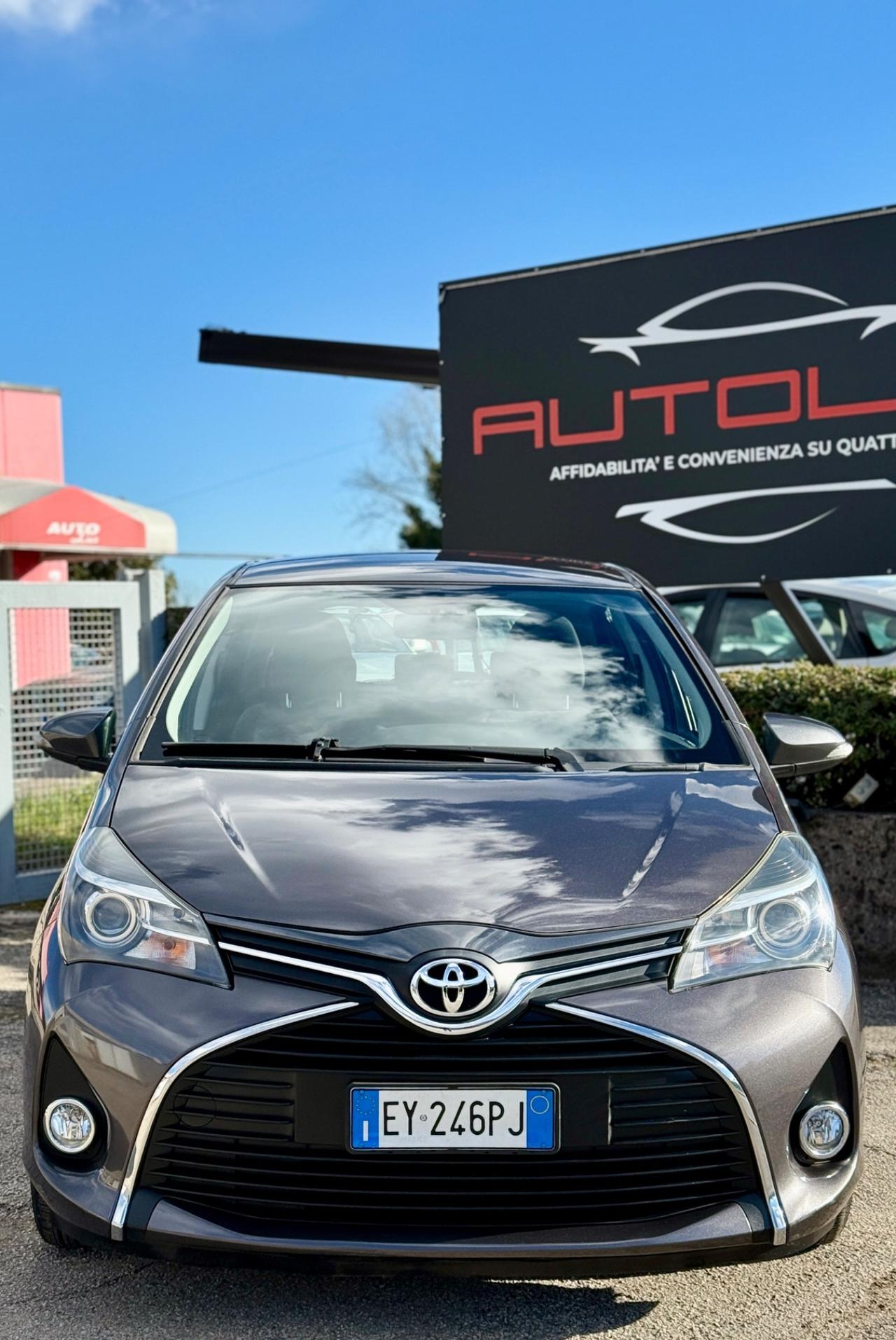 Toyota Yaris 1.0 5 porte Lounge 2015 OK NEOPATENTATI