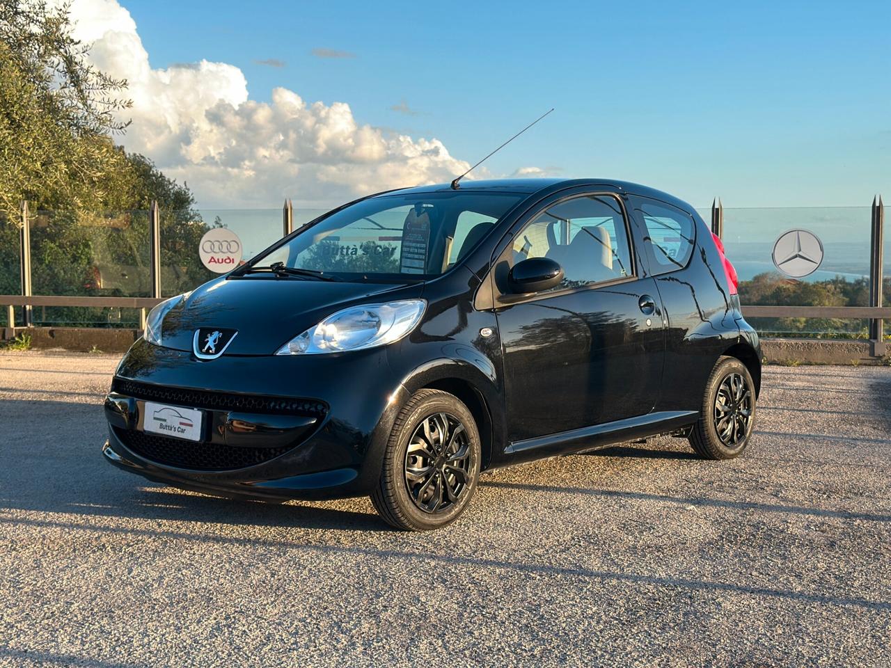 Peugeot 107 1.0 Benzina Automatica