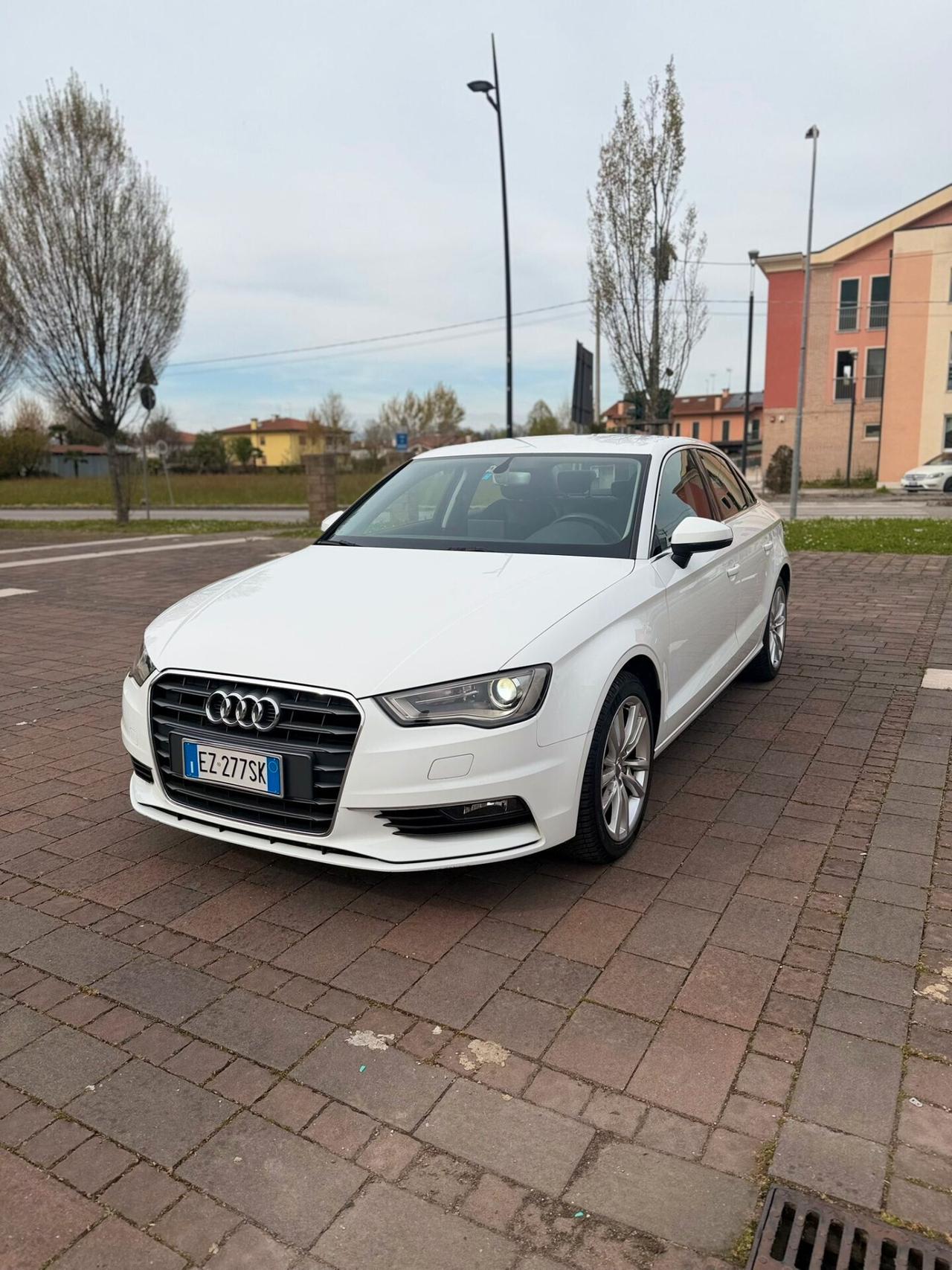 Audi A3 Sedan 1.4 TFSI COD ultra Ambiente