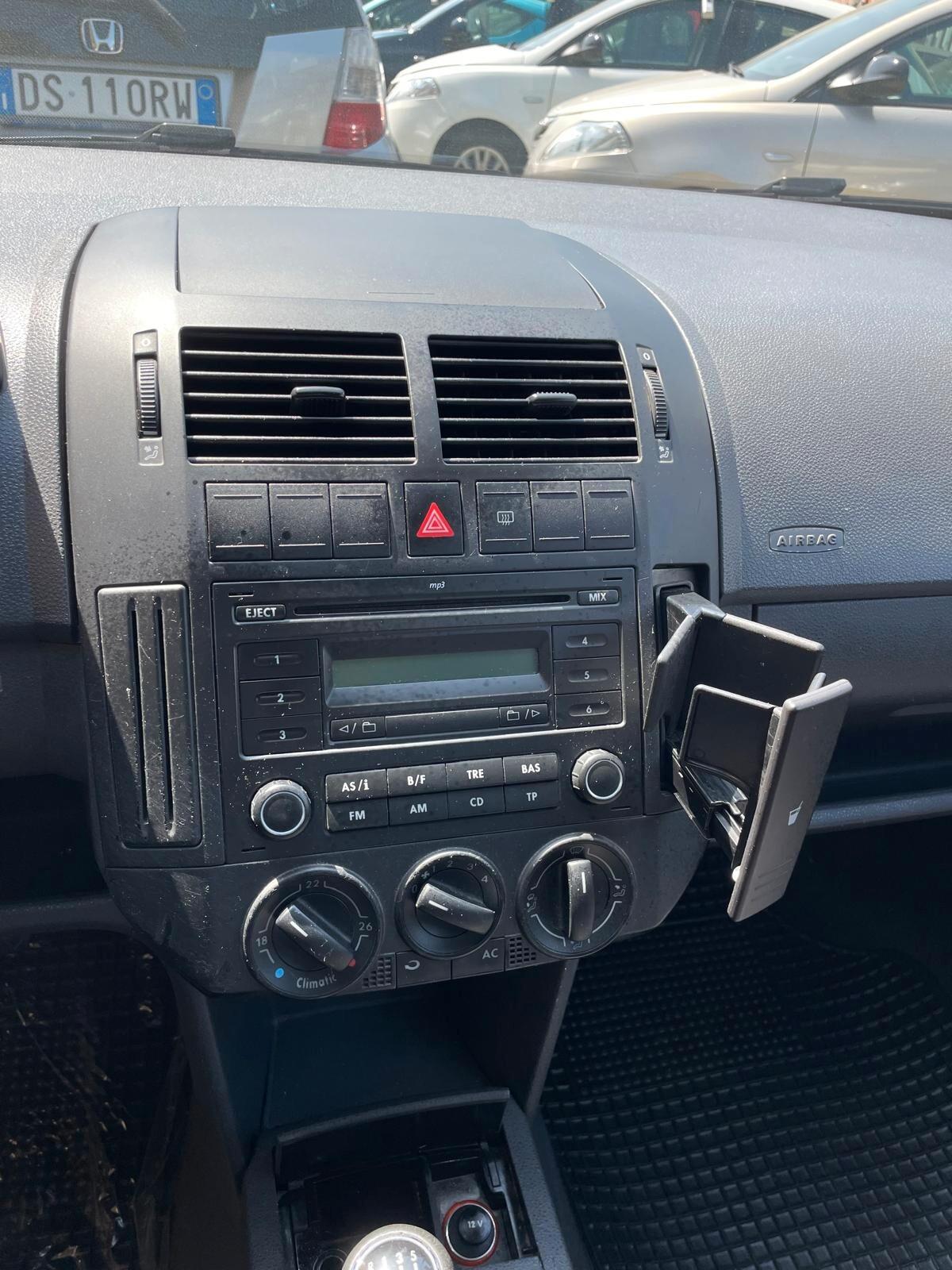 VOLKSWAGEN POLO 1.2 BENZ.