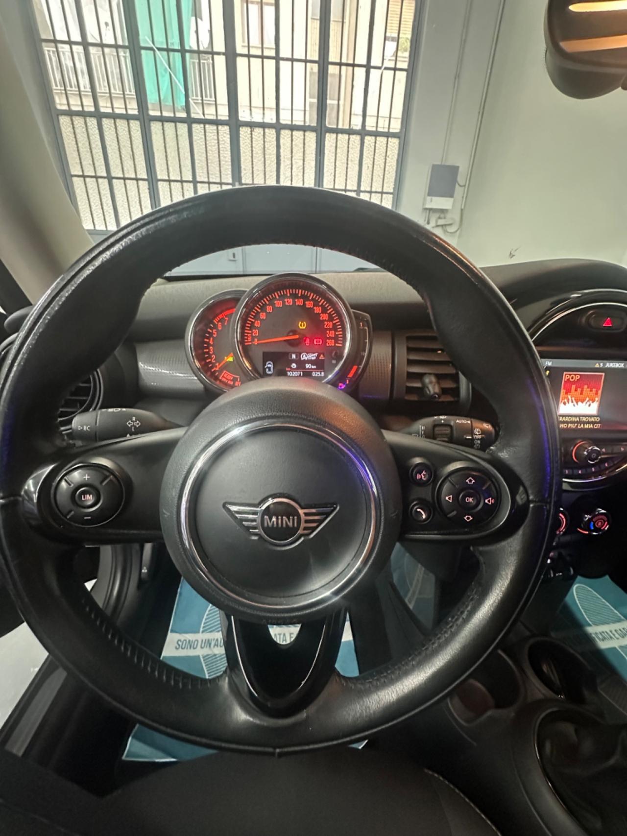 Mini 1.5 Cooper Business