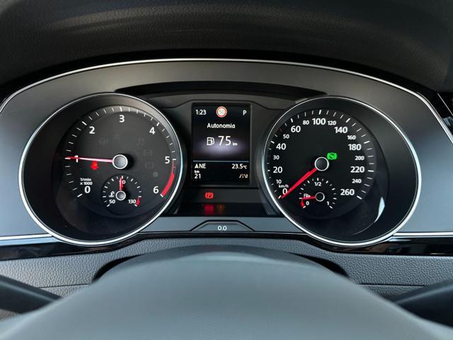 VOLKSWAGEN Passat Variant 2.0 TDI 150 CV DSG VETTURA NUOVA