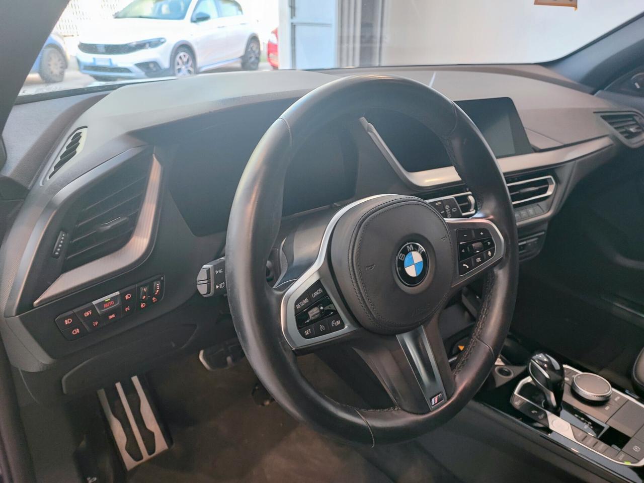 Bmw 118 118d 5p. Msport