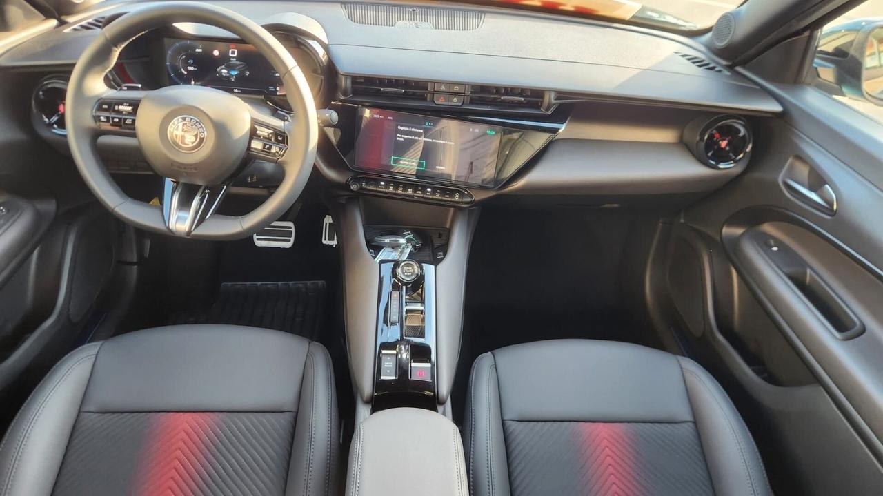 Alfa Romeo Junior ALLESTIMENTO VELOCE + PACCHETTI