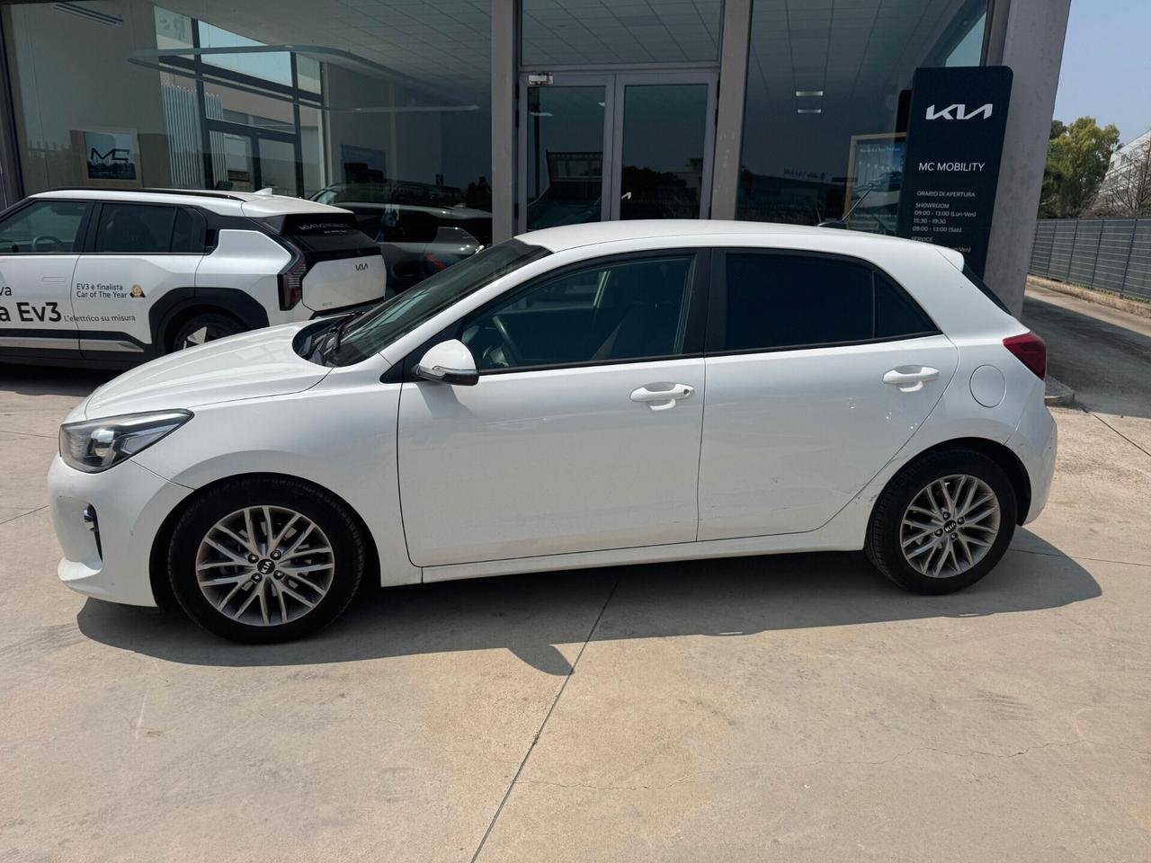 KIA RIO 1.4 CRDI 90CV DIESEL RETROCAMERA SENSORI DI PARCHEGGIO