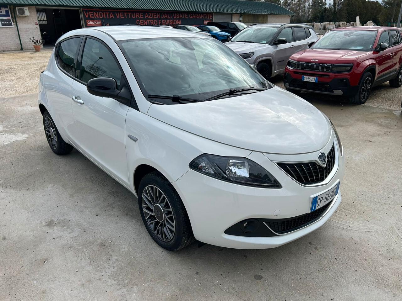 Lancia Ypsilon 1.0 FireFly 5 porte S&S Hybrid Gold