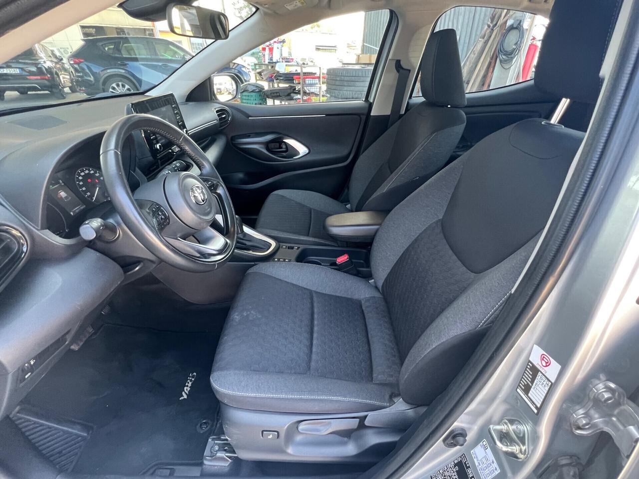 Toyota Yaris 1.5 Hybrid 5 porte Business FINANZIABILE