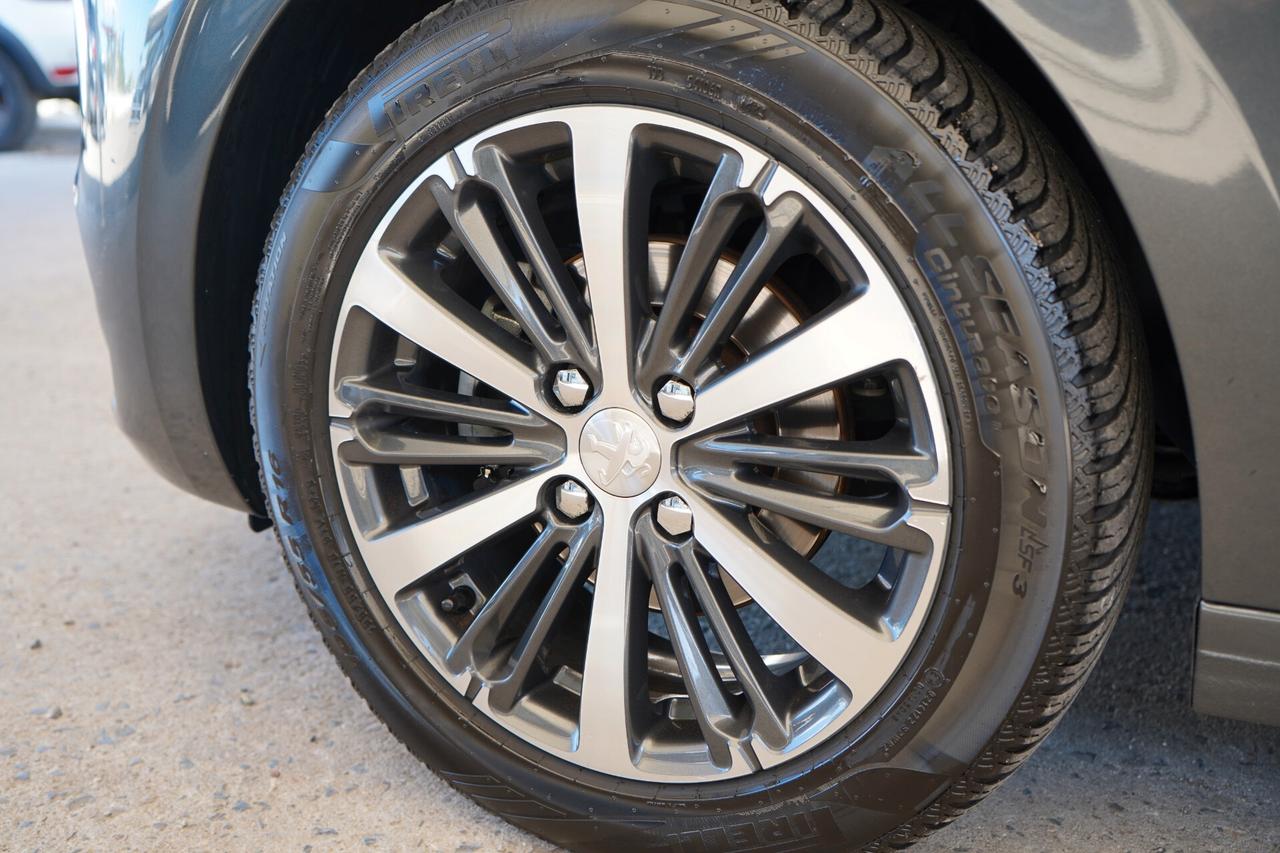 Peugeot 208 1.6 HDi 75 Cv Allure