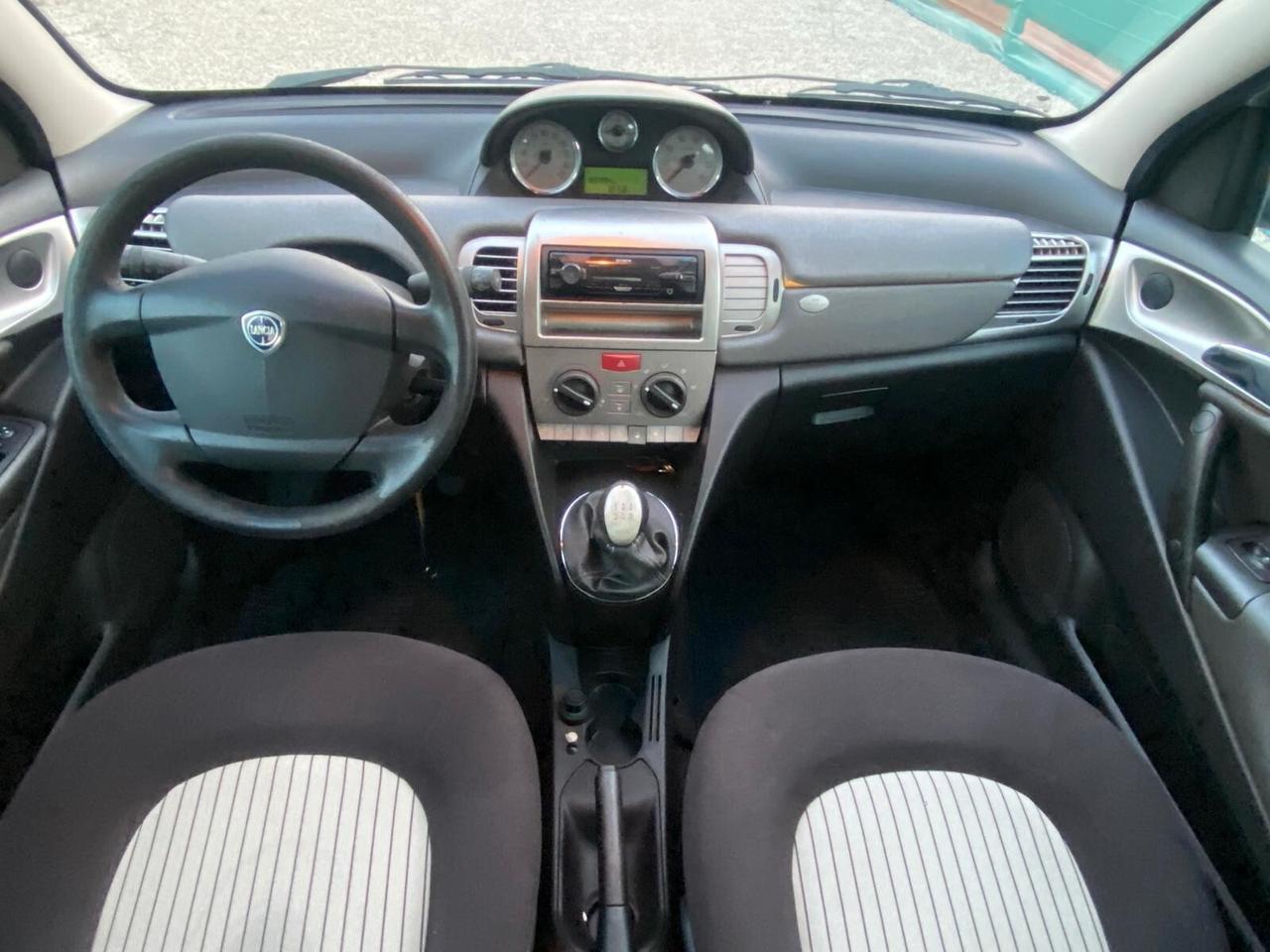 Lancia Ypsilon 1.3 MJT 90 CV Platino