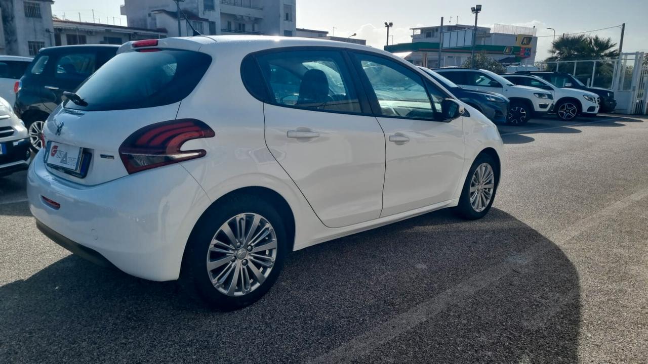 Peugeot 208 PureTech 82 5 porte Allure