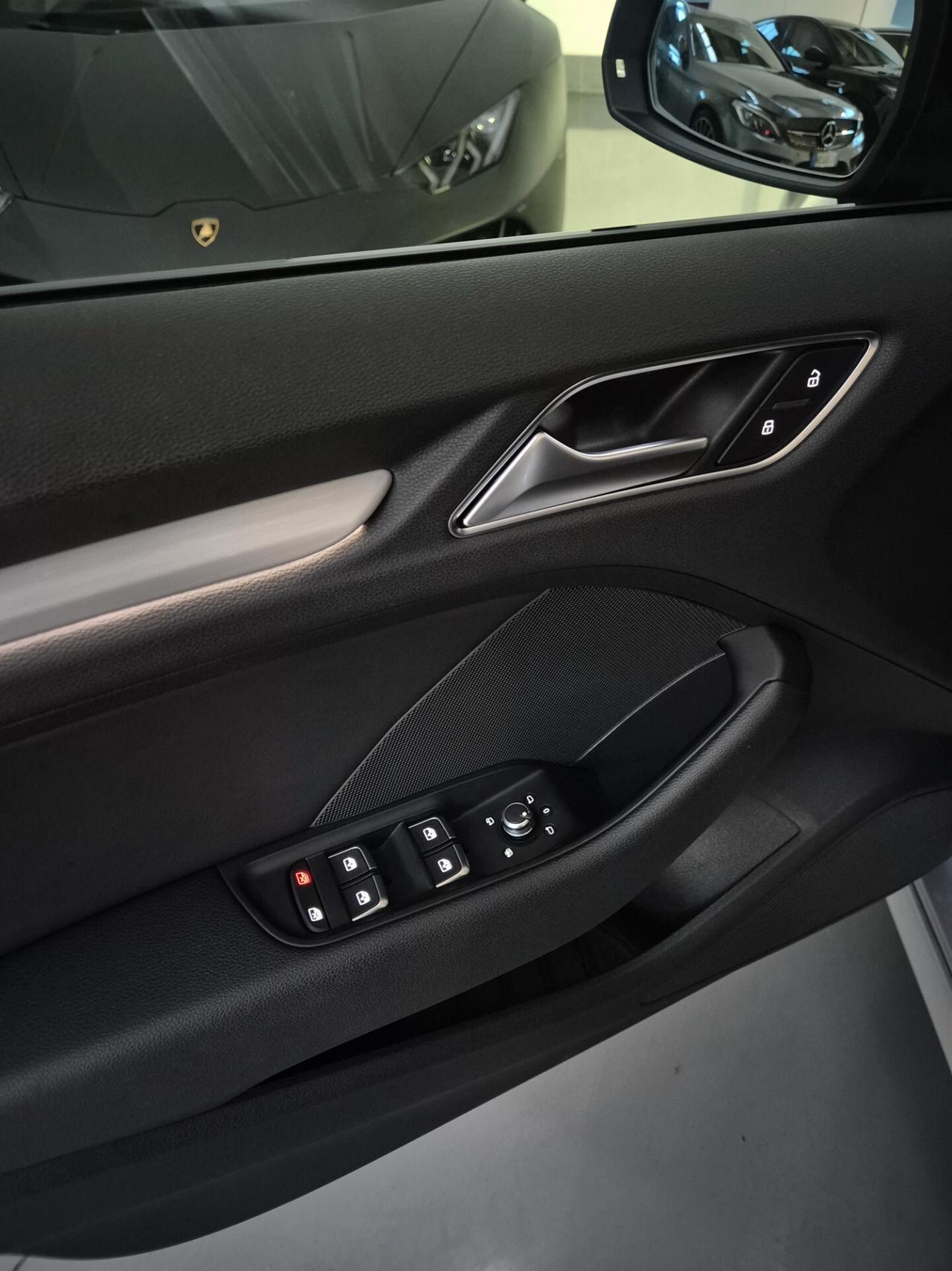 Audi A3 SPB S-Tronic S-Line 2.0cc 150cv 1 Proprietario