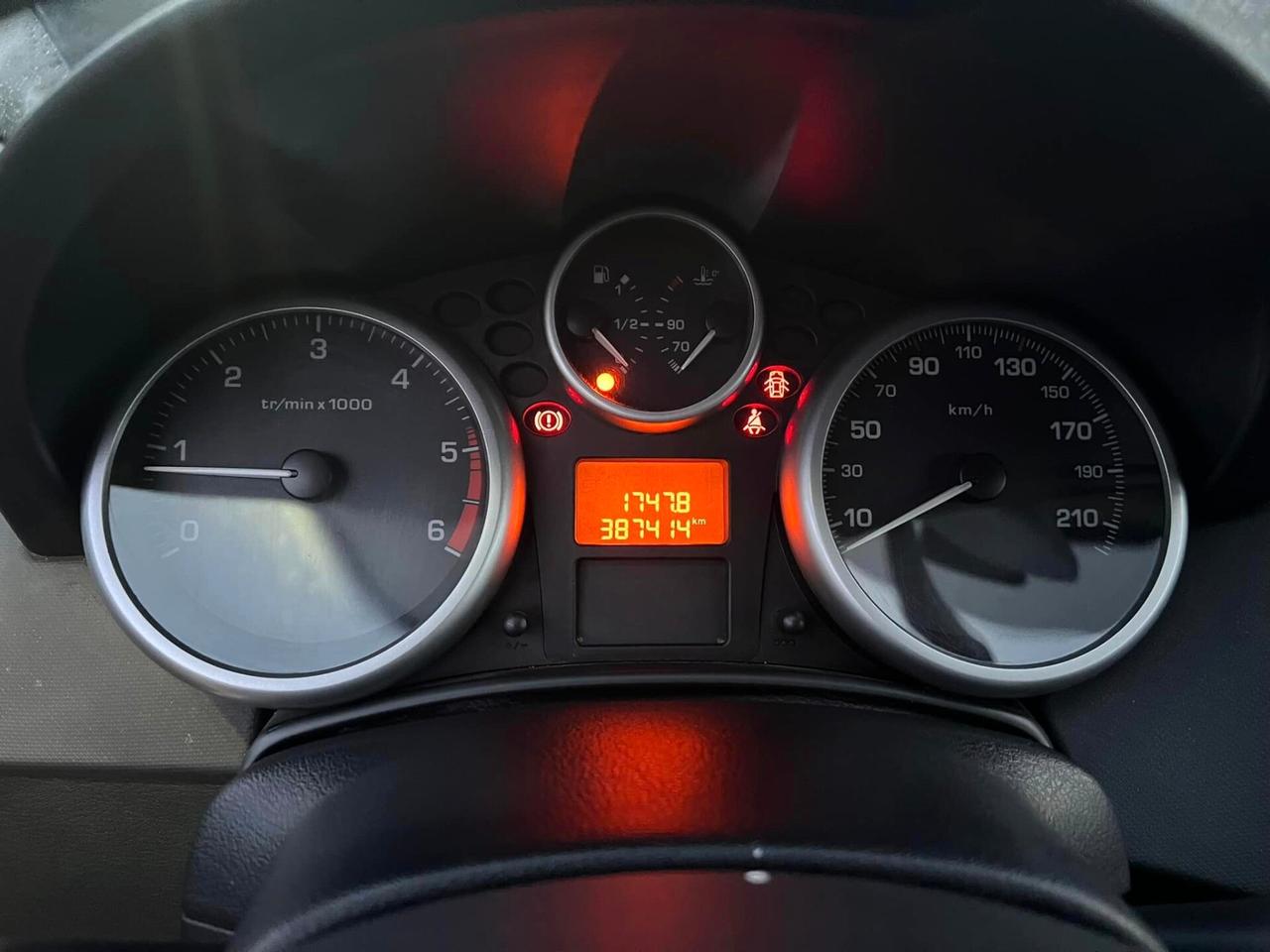 Peugeot 207 1.4 HDi 70CV 3p. -VAN-