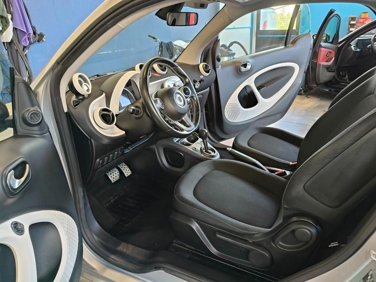 Smart ForTwo BRABUS 0.9 Turbo twinamic