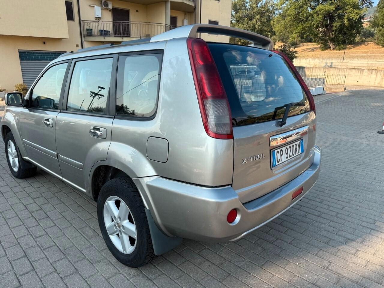Nissan X-Trail 2.2 dCi 4x4 bloccaggio