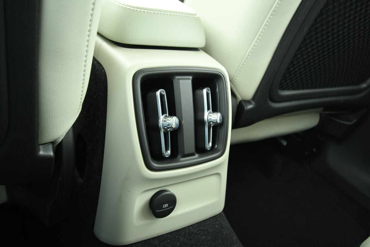 VOLVO XC40 1.5 t5 phev Inscription auto PELLE+APP CONNECT+C19"