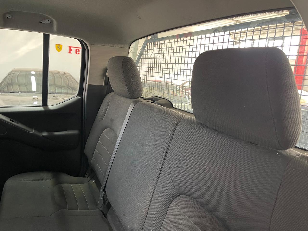 Nissan Navara 2.5 dCi 4x4 Gancio PERMUE RATE