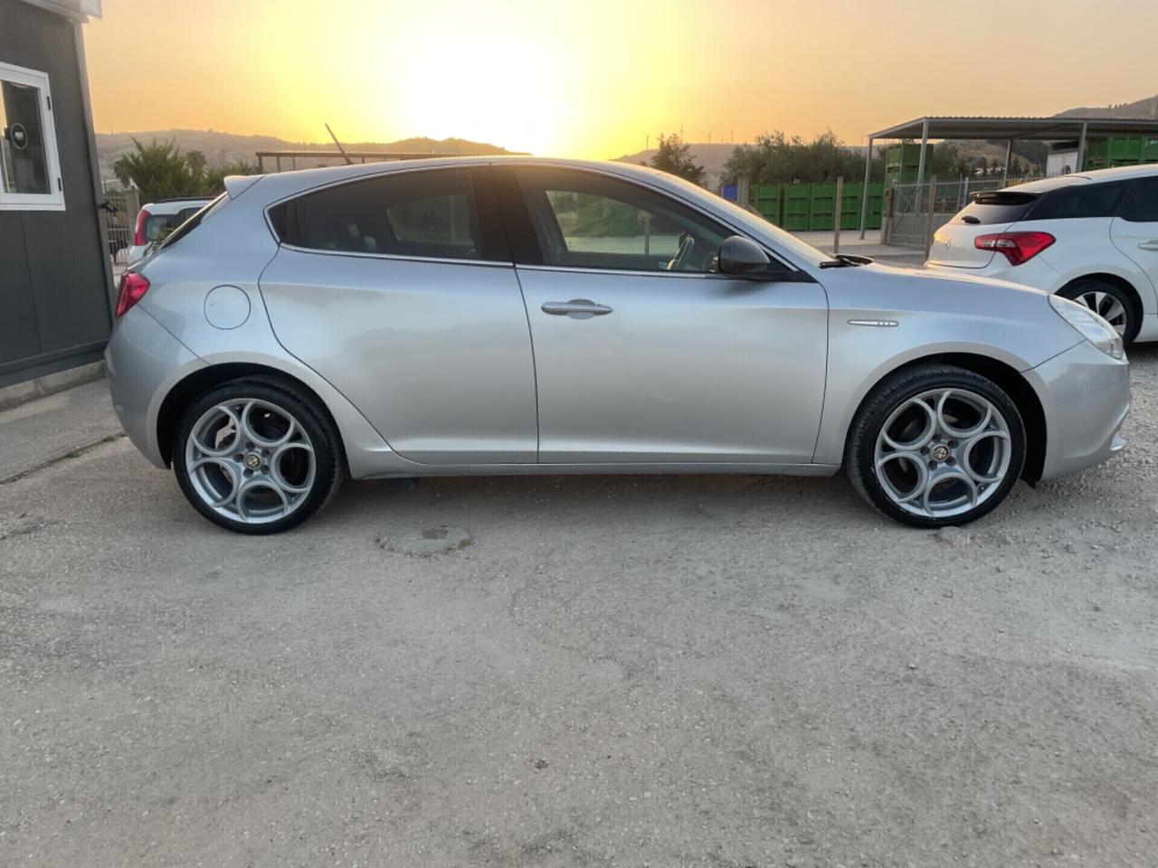 Alfa Romeo Giulietta 1.6 JTDm-2 105 CV Exclusive