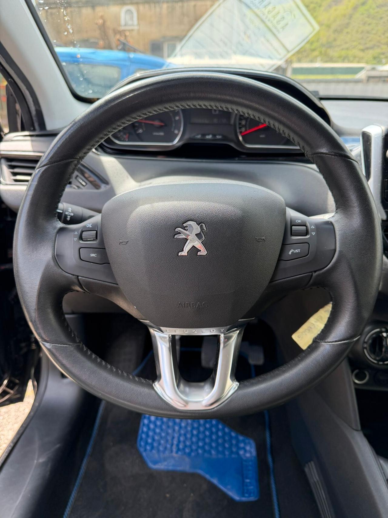 Peugeot 208 1.4 HDi 68 CV 5 porte Allure