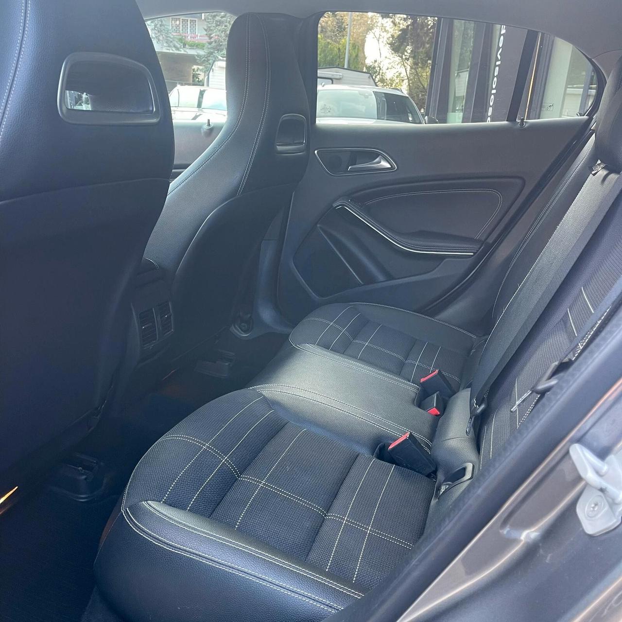Mercedes-benz GLA 200 d Premium