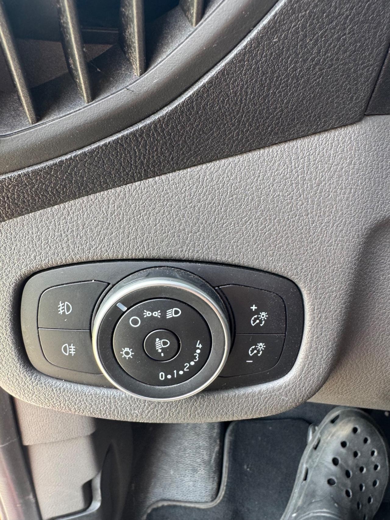 FORD TRANSIT CONNECT FULL OPTIONAL