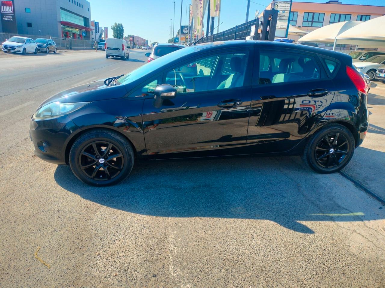 Ford Fiesta 1.4 TDCi 68CV 5 porte Titanium