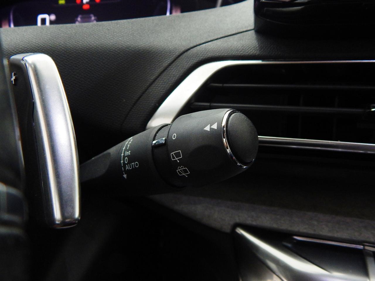 Peugeot 3008 1.5 bluehdi GT Pack EAT8 TETTO-NAVI-PELLE-LED-PARK