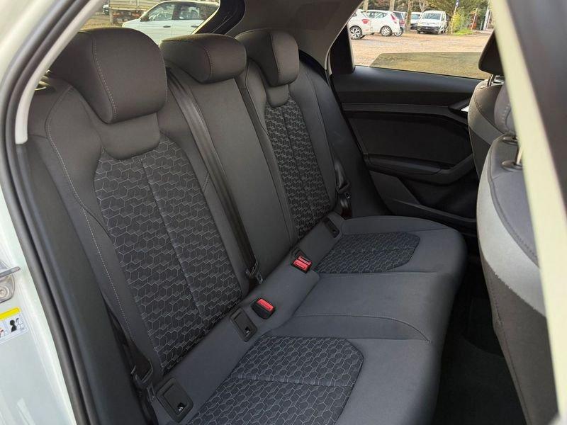 Audi A1 A1 Sportback 30 116cv s-tronic SLINE led multicolor grigio perlato