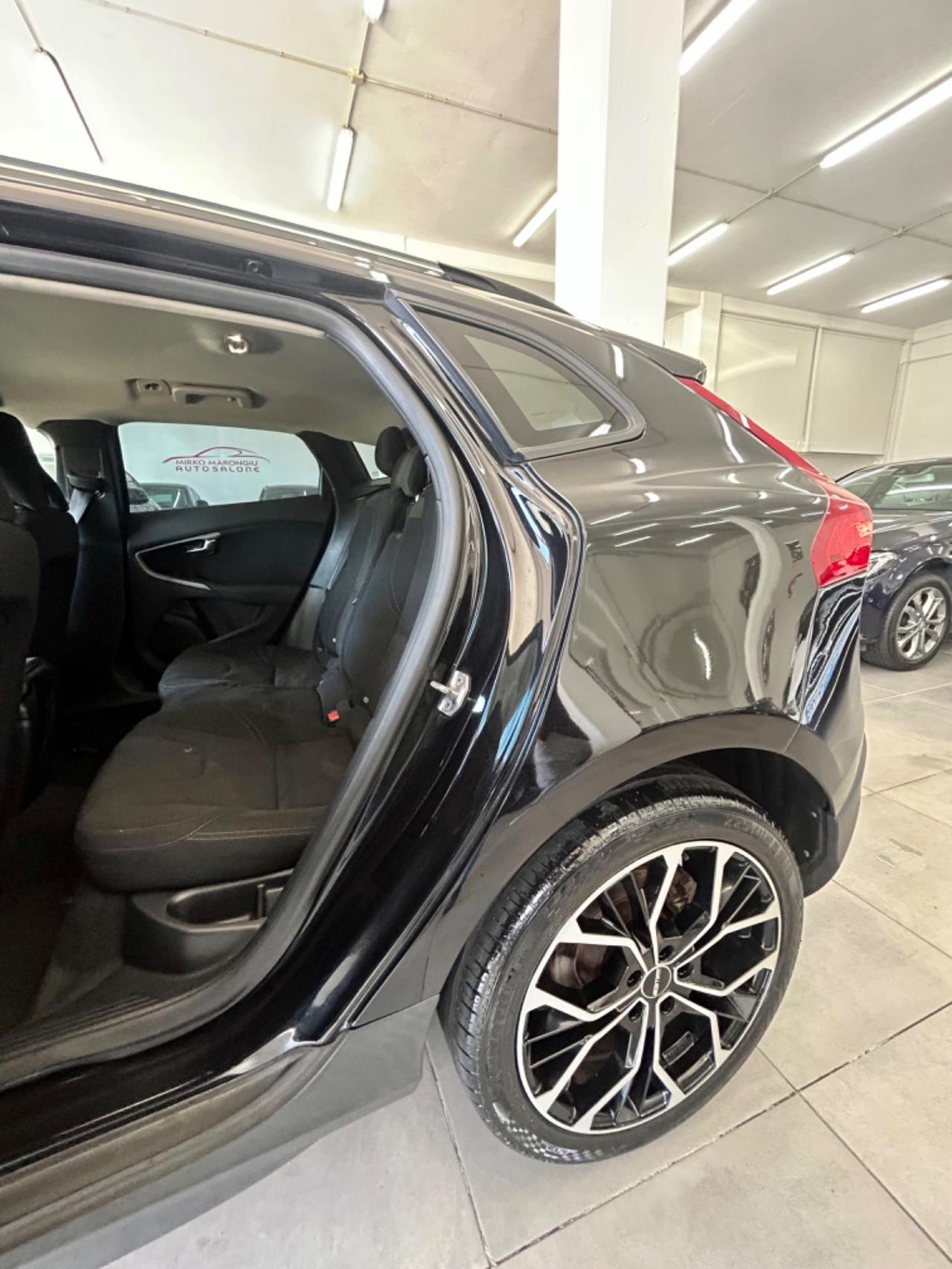 Volvo V40 Cross Country D2 FINANZIABILE