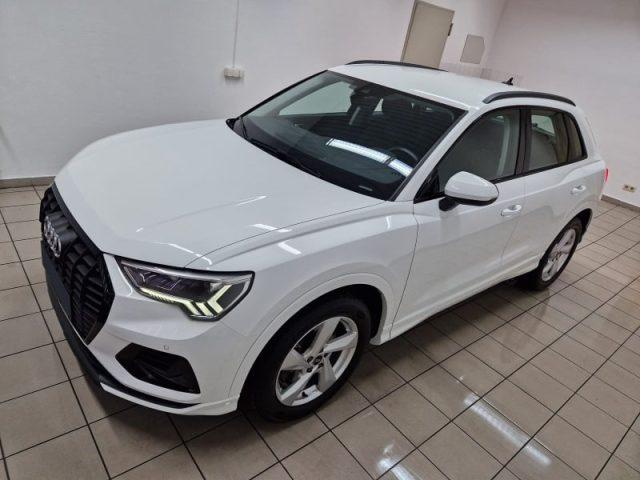 AUDI Q3 40 TDI quattro S tronic Business Advanced