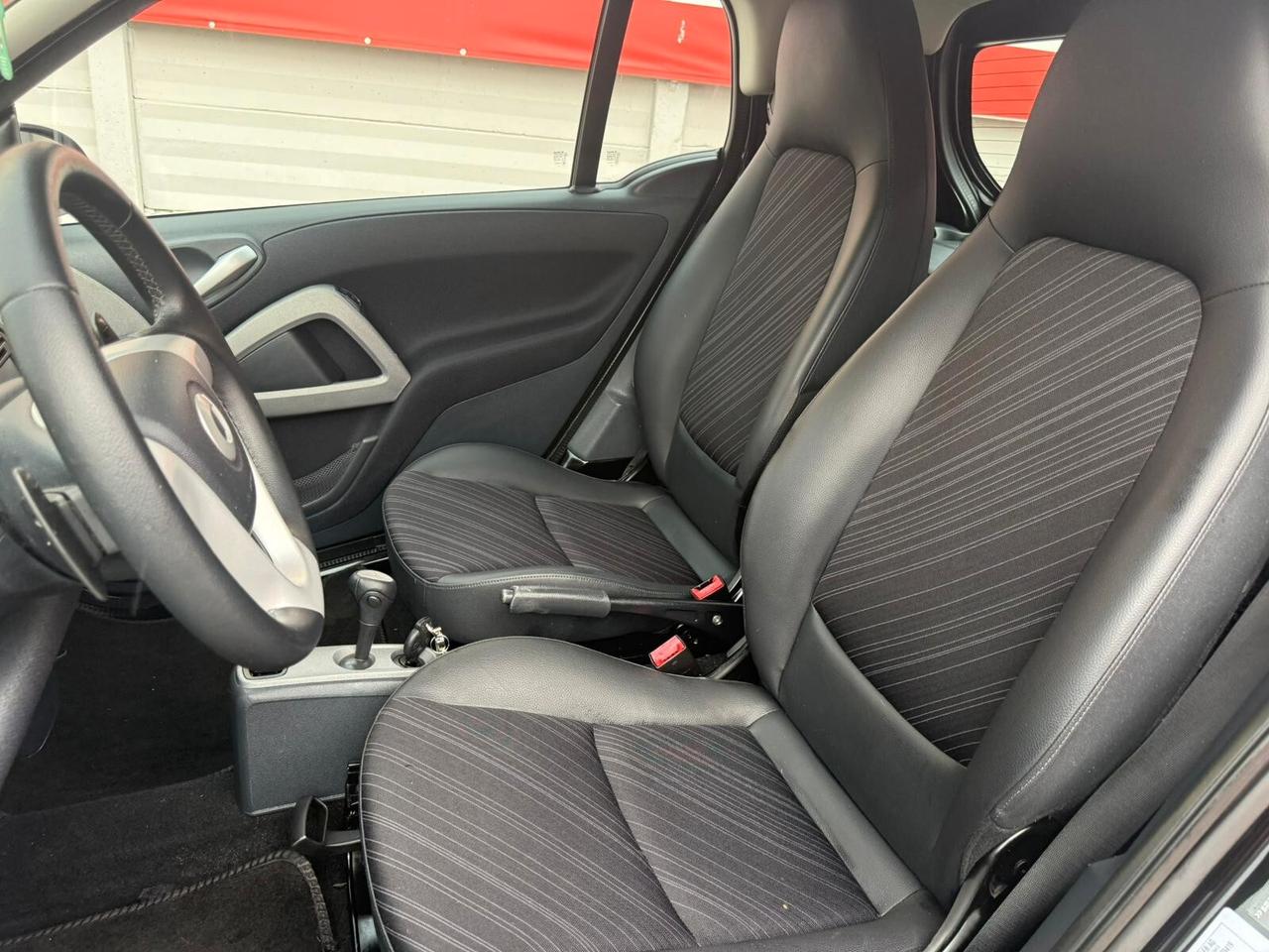 Smart ForTwo 1.0 71cv MHD coupé - 2012