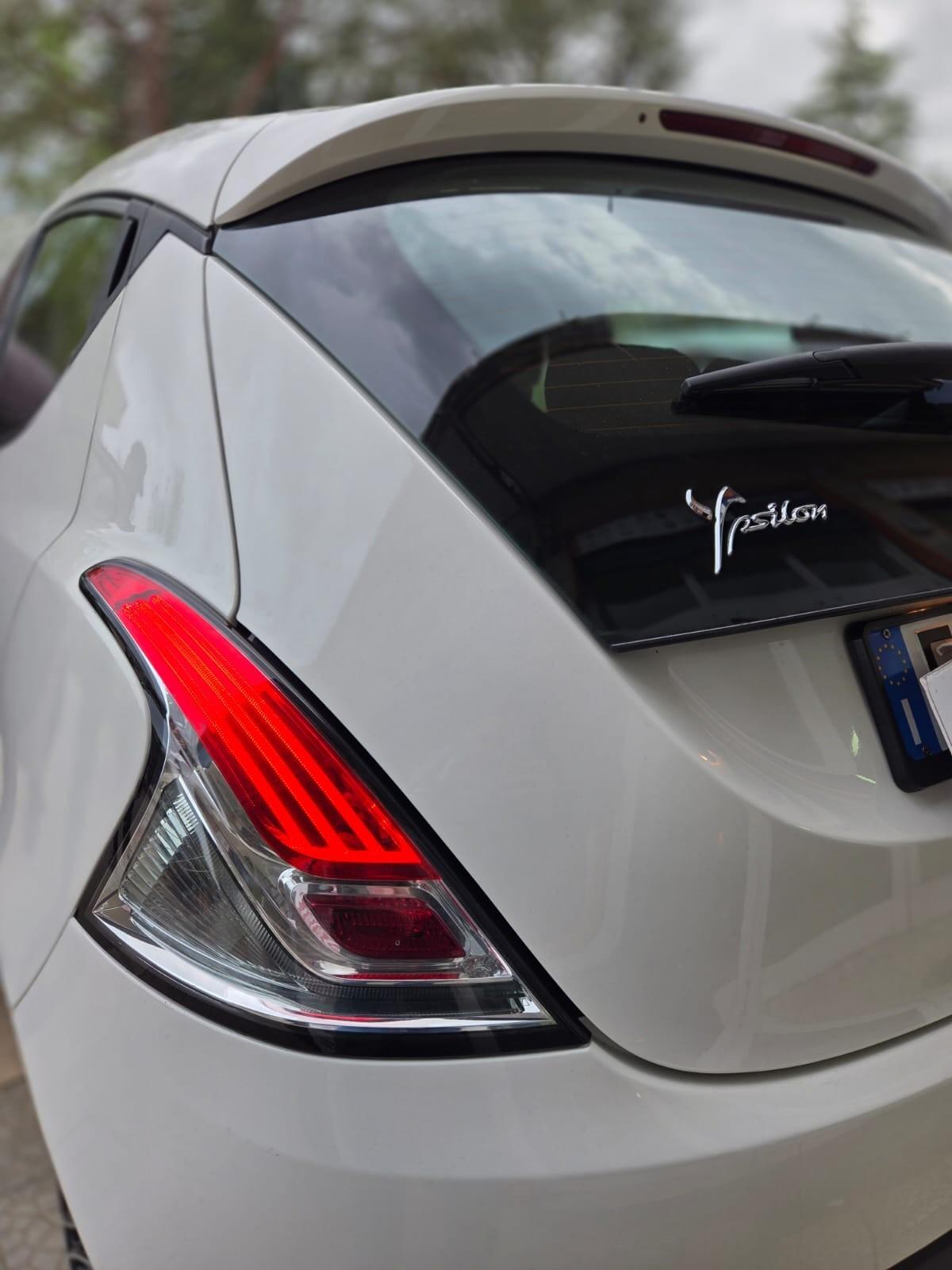 LANCIA YPSILON 1.2 69CV 5 PORTE GPL ELEFANTINO BLU