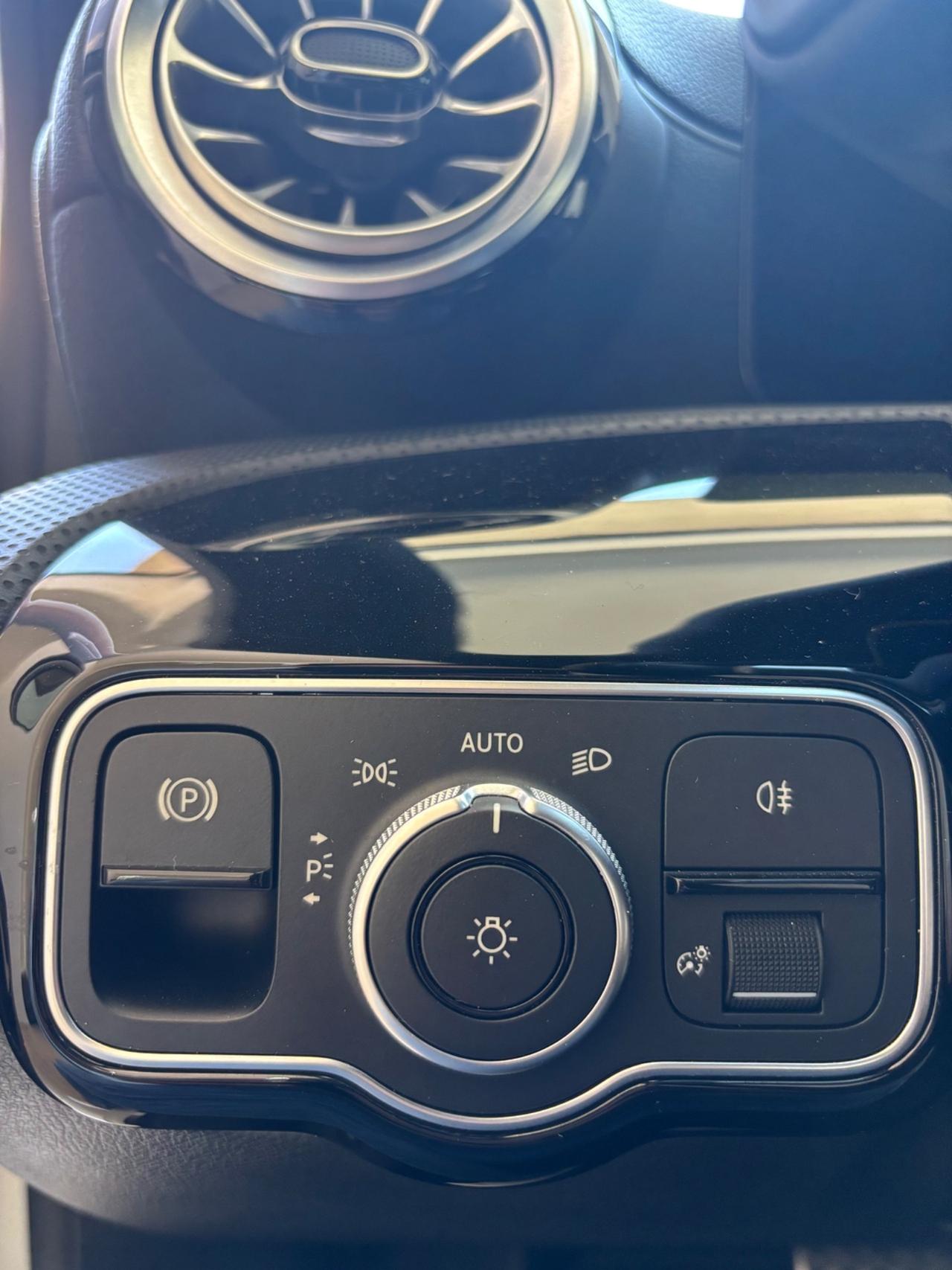 Mercedes-benz A 200 d Automatic AMG Line Premium Plus