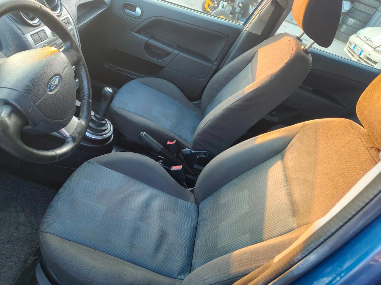 Ford Fiesta 1.4 TDCi 5p plus cambio automatico