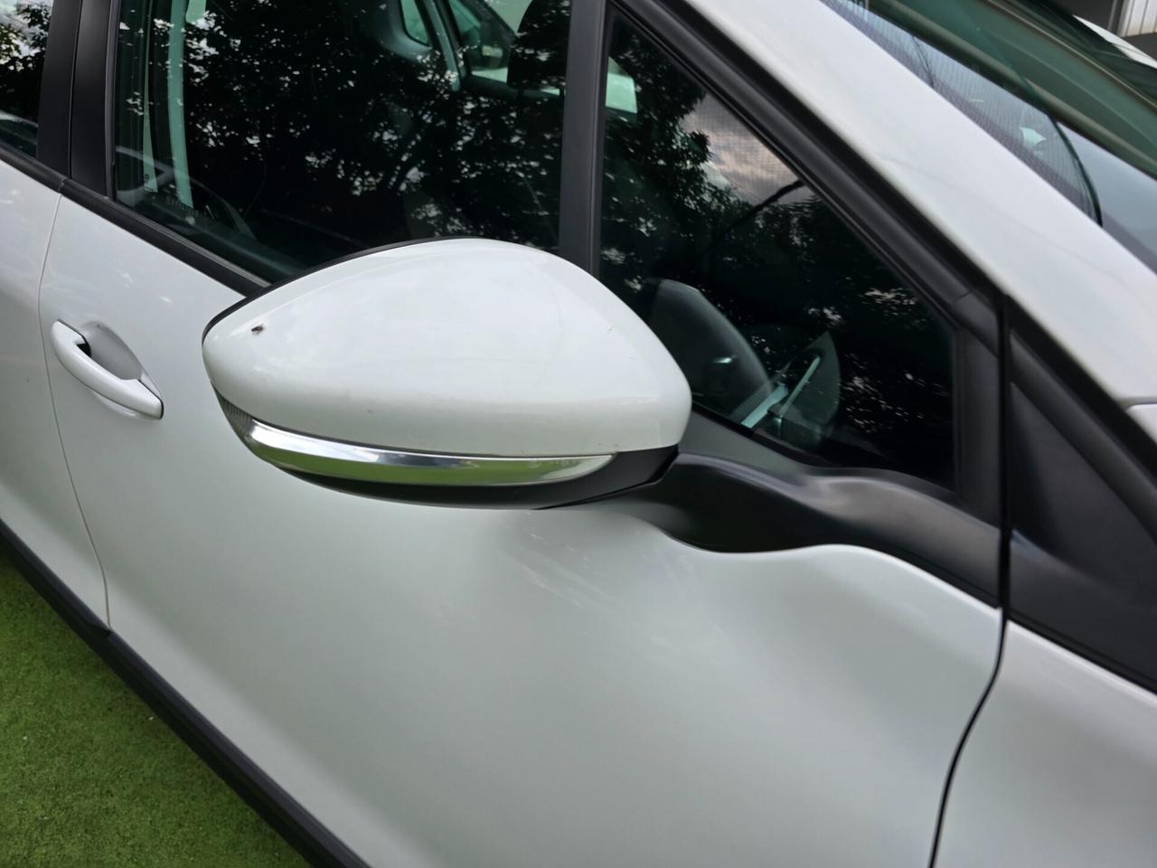 Peugeot 2008 1.2BZ/GPL 82CV 140000KM-2019