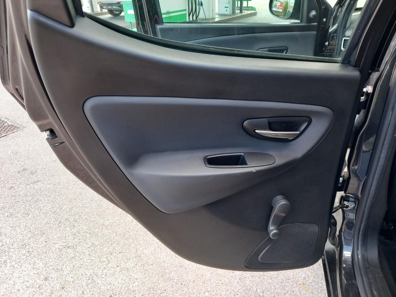 Lancia Ypsilon 1.2 EURO 6 Platinum