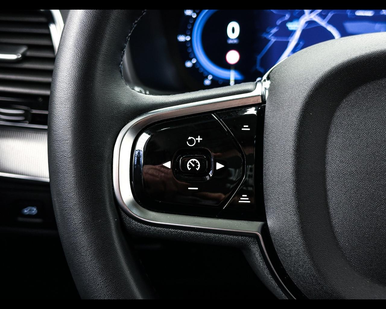 VOLVO XC90 B5 (d) AWD automatico 7 posti Plus Bright