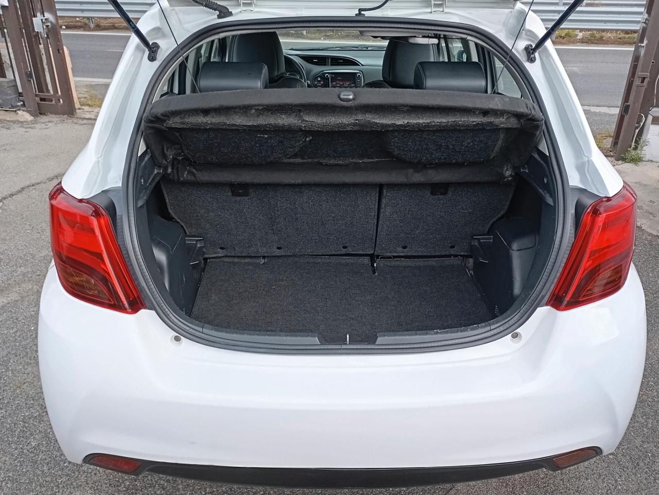 Toyota Yaris 5P 1.4 D-4D Lounge