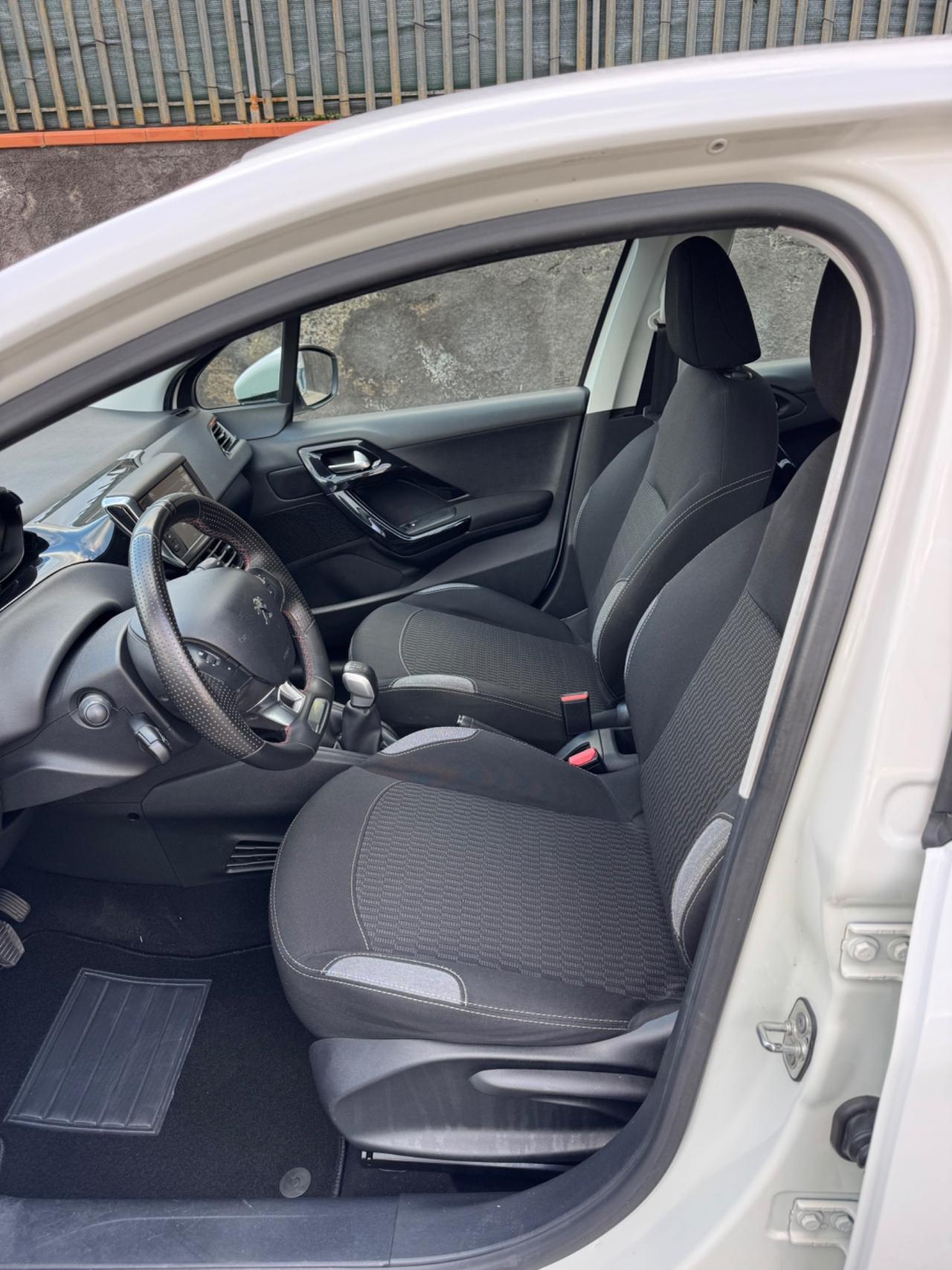 Peugeot 208 1.6 hdi SOLO 73.000 CHILOMETRI