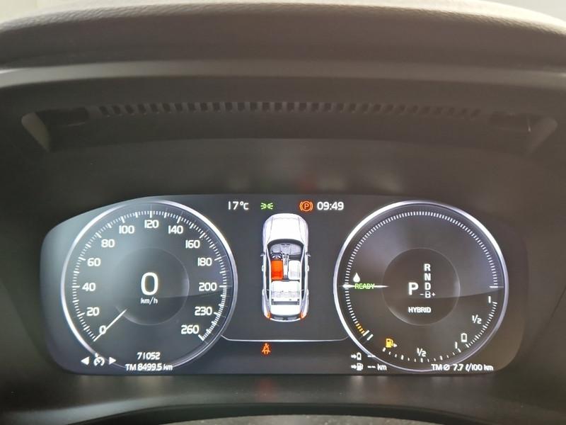VOLVO XC40 T4 RECHARGE PLUG-IN AUTO CORE SUV