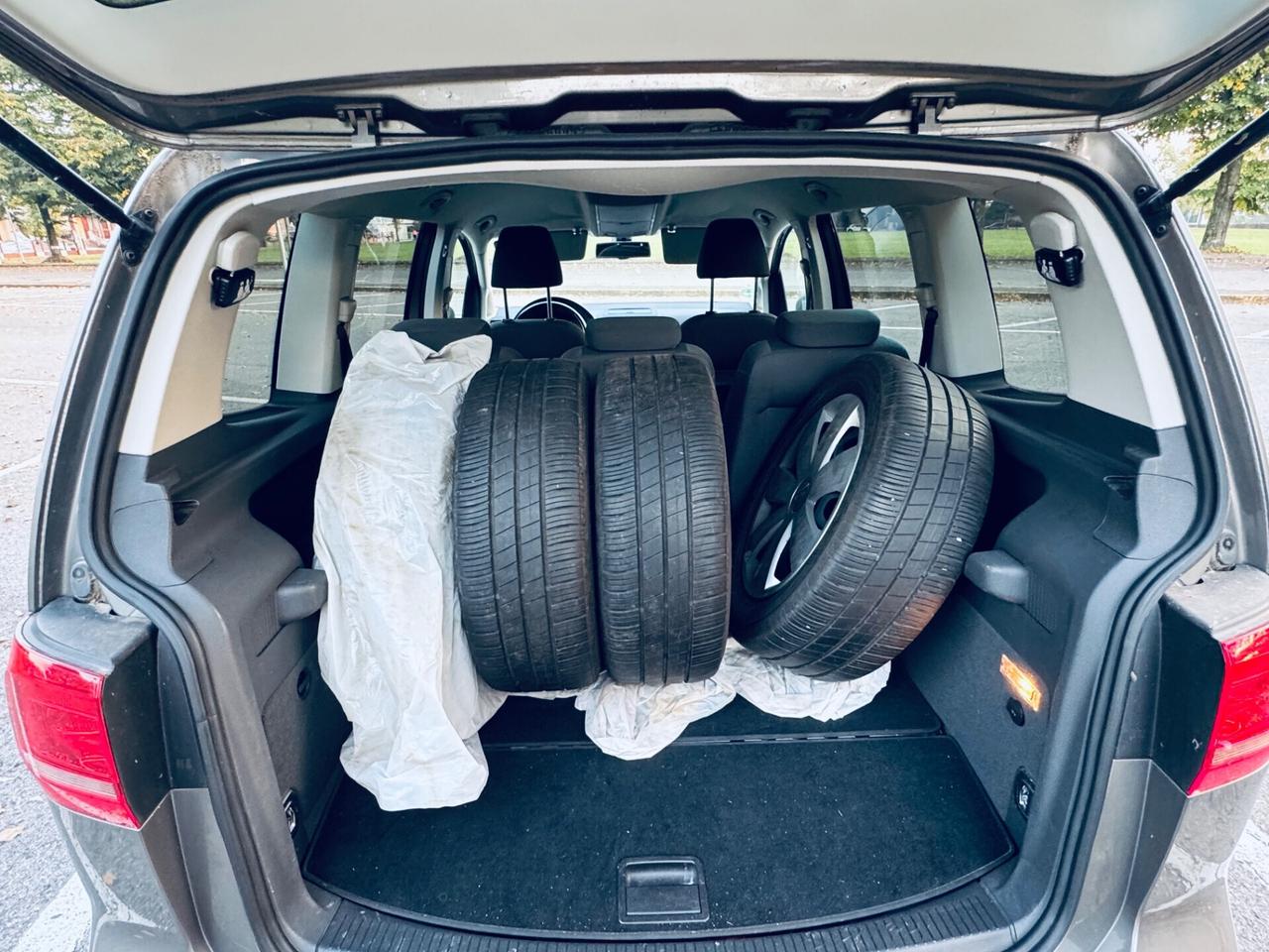 Volkswagen Touran 1.6 TDI Comfortline