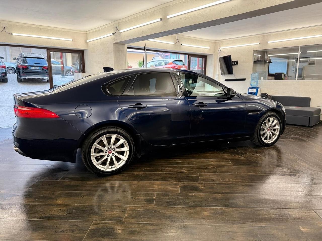 Jaguar XF 2.0 D 240 CV aut. Prestige