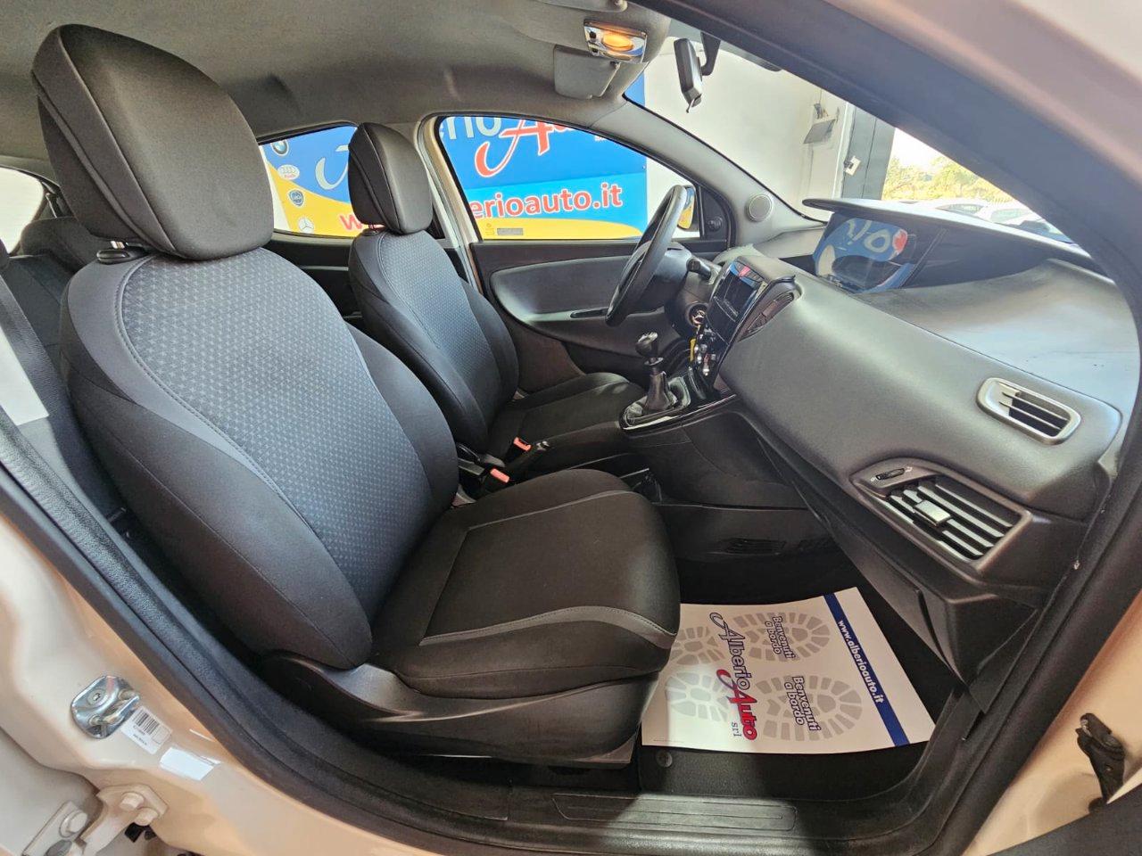 Lancia Ypsilon 5 Porte Ypsilon 1.2 Platinum 69cv