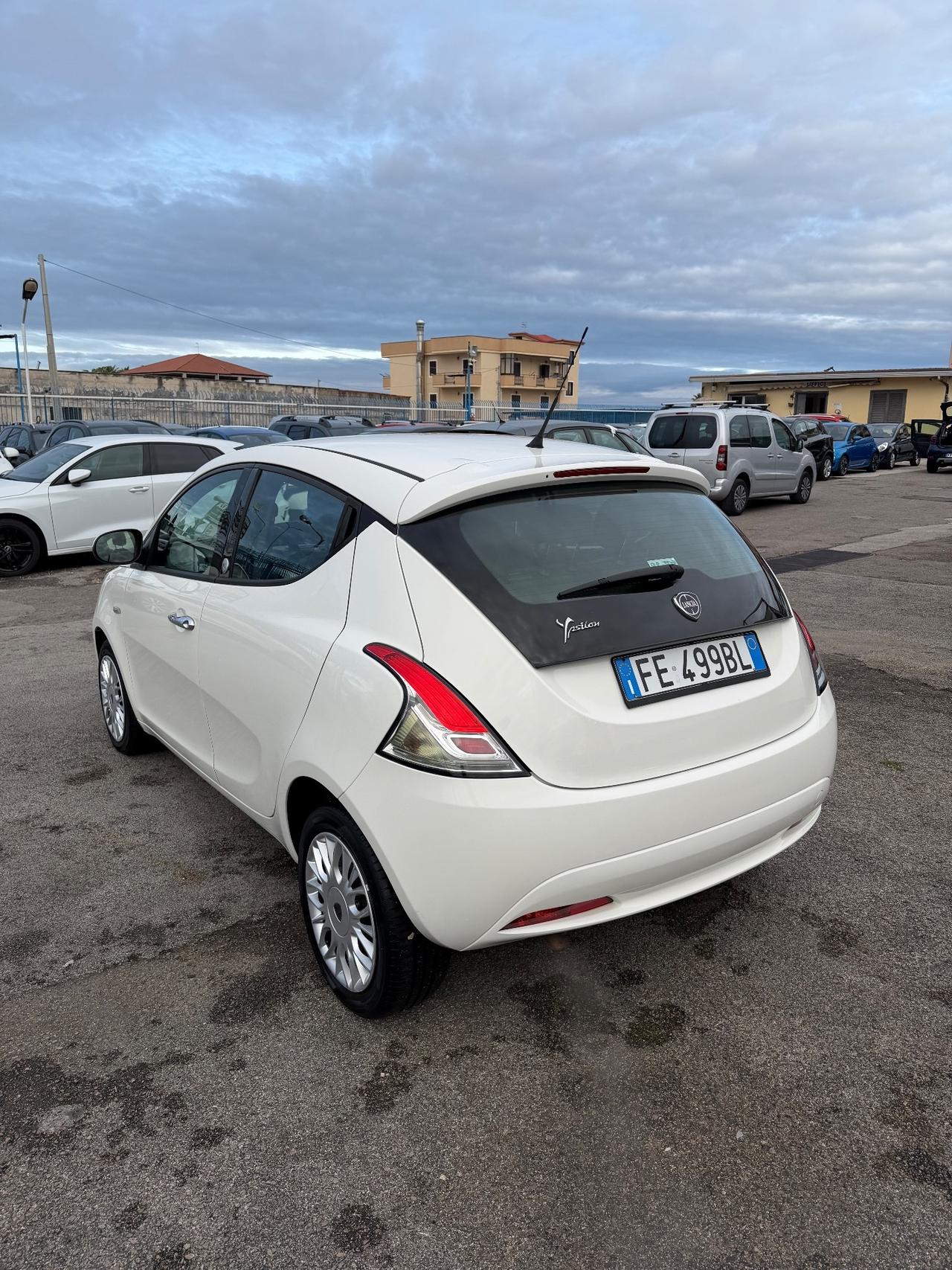 Lancia Ypsilon 1.2 69 CV 5 porte GPL Ecochic Gold