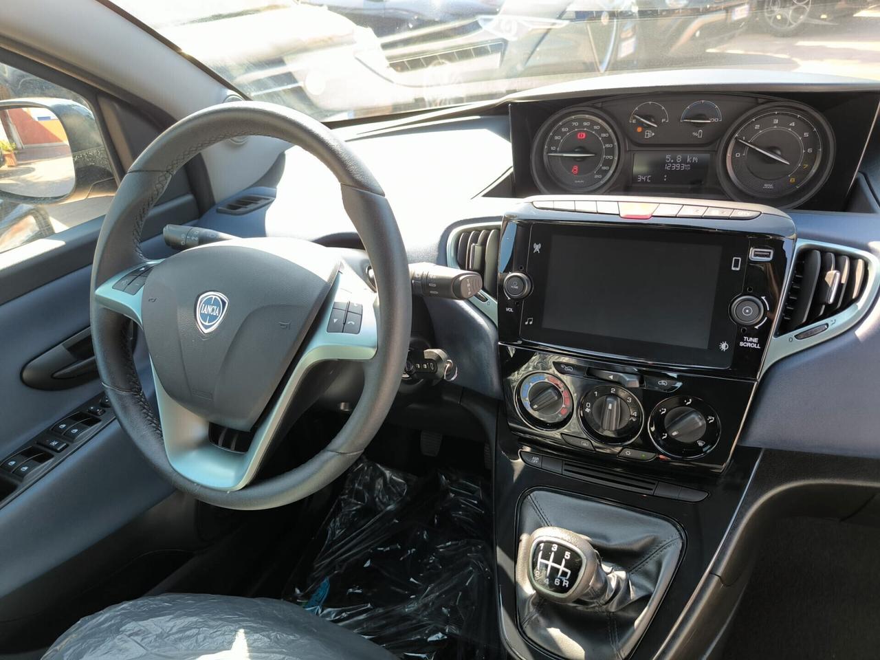 Lancia Ypsilon 1.0 FireFly 5 porte S&S Hybrid Gold Plus