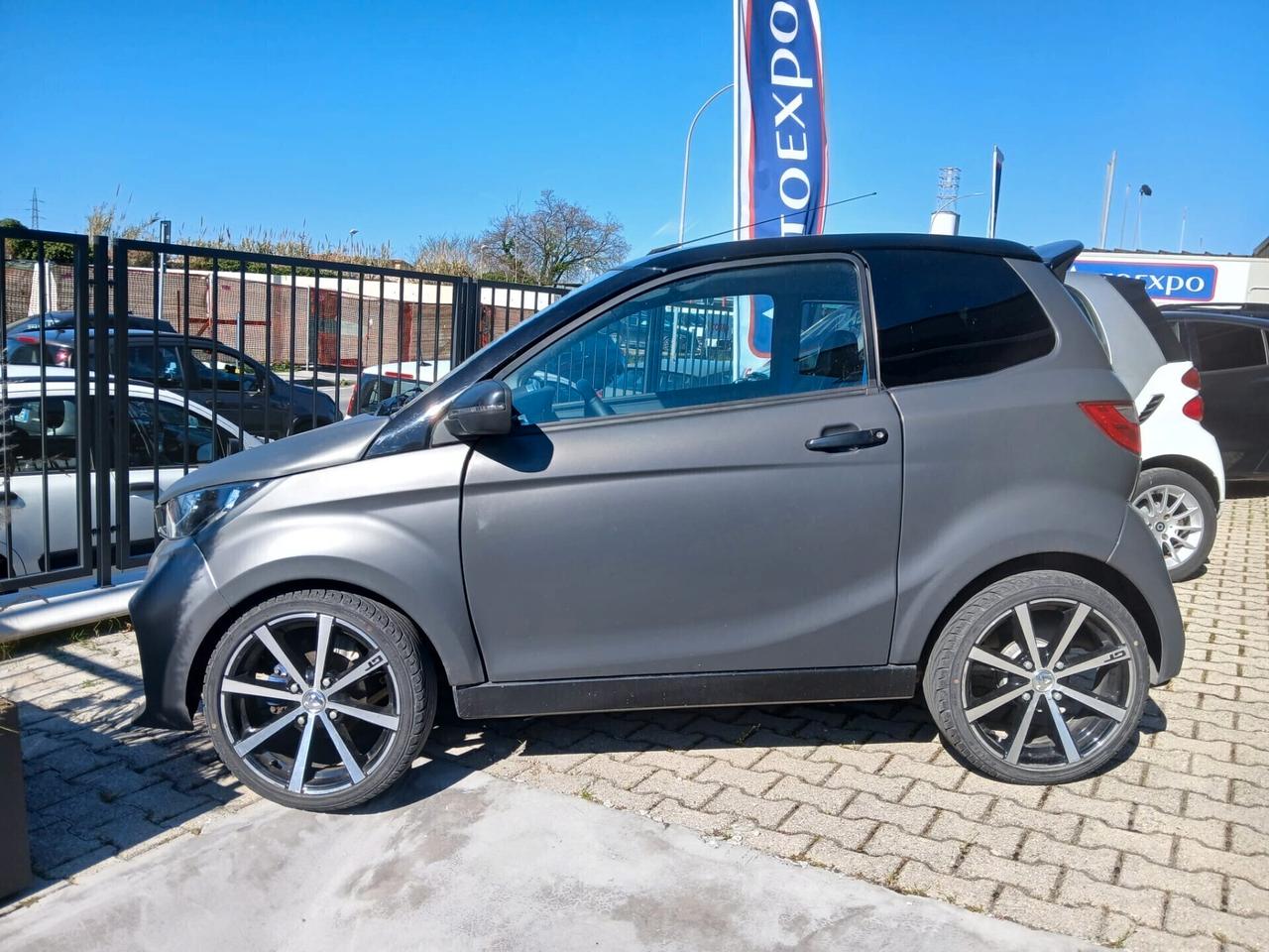 Aixam GTO UNICO PROPRIETARIO COME NUOVA CON ABS/SENSORI PARCHEGGIO/TELECAMERA POSTERIORE/VIVAVOCE/PELLE/TOUCHSCREEN ECC...