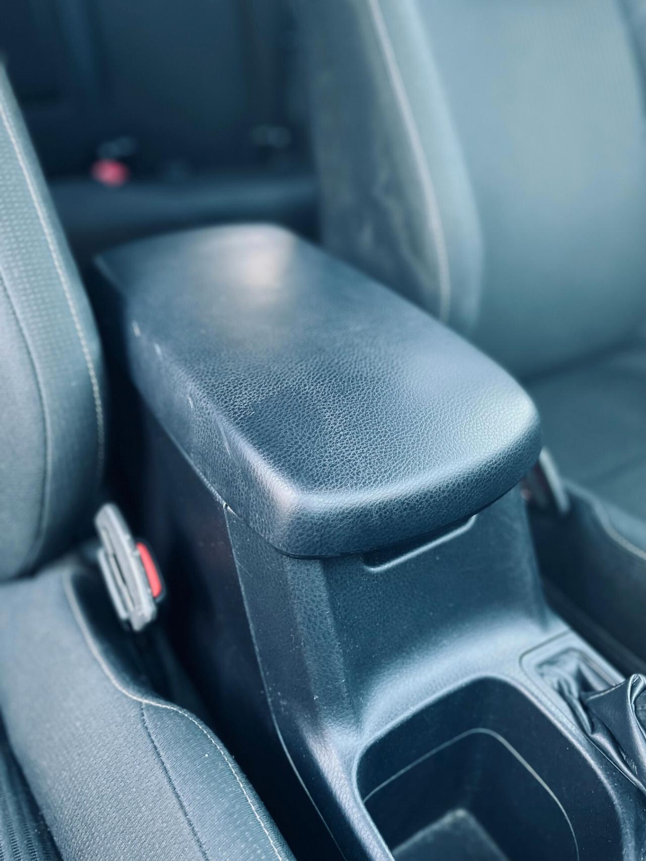 Toyota RAV 4 RAV4 2.0 D-4D 4WD Style White Ed.