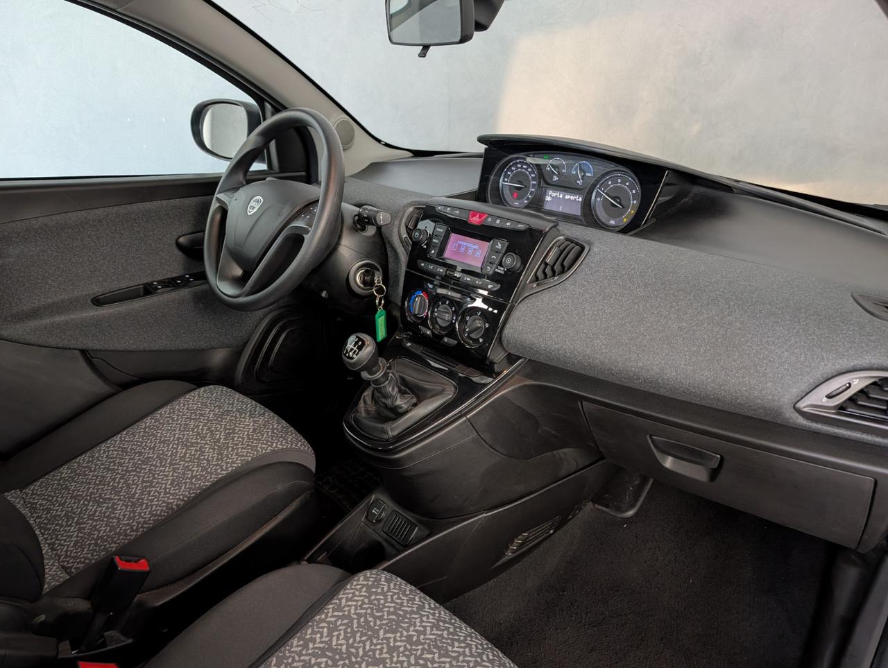 Lancia Ypsilon 1.0 Hybrid 70cv Silver Plus