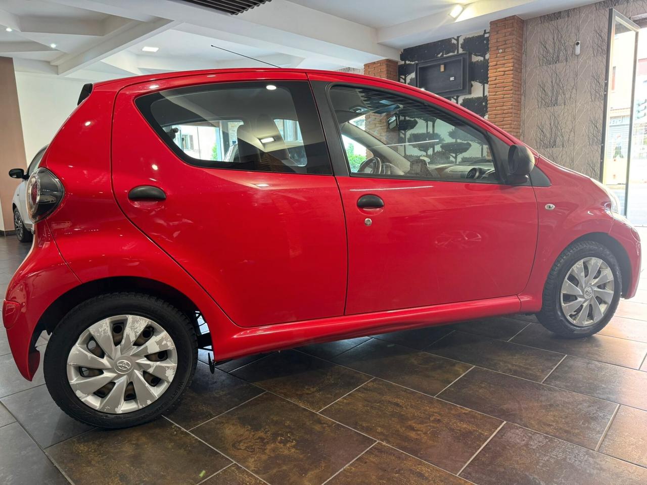 Toyota Aygo 1.0 12V VVT-i 5 porte Active Connect