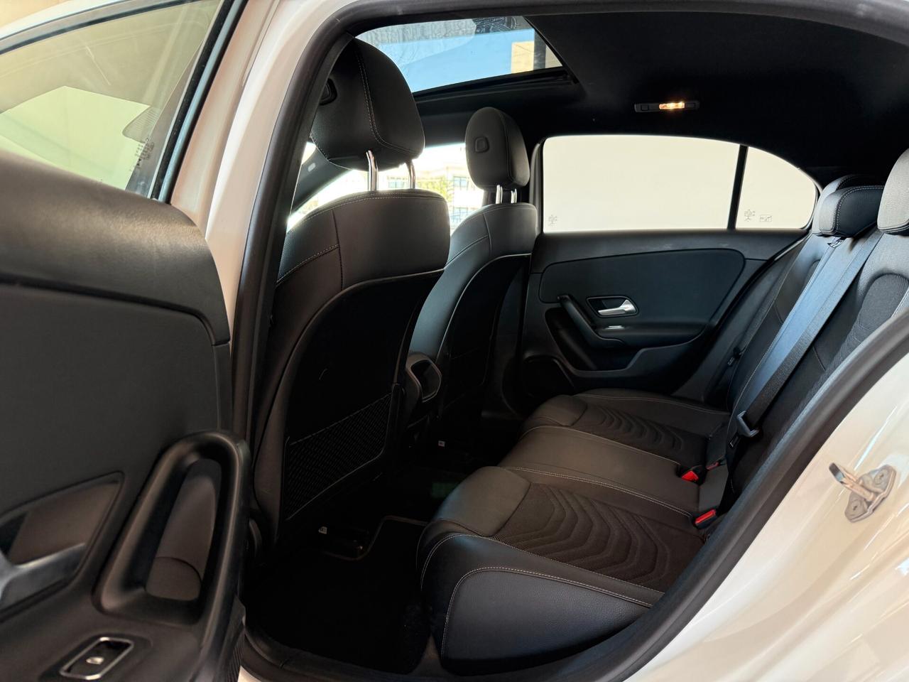 Mercedes-benz A 180 d Automatic Sport Tetto Pelle CarPlay F1 Navi